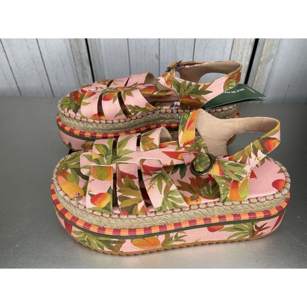 New! Farm Rio Tropical Mango Fruit Print Sandals Platform Parrot Size 8